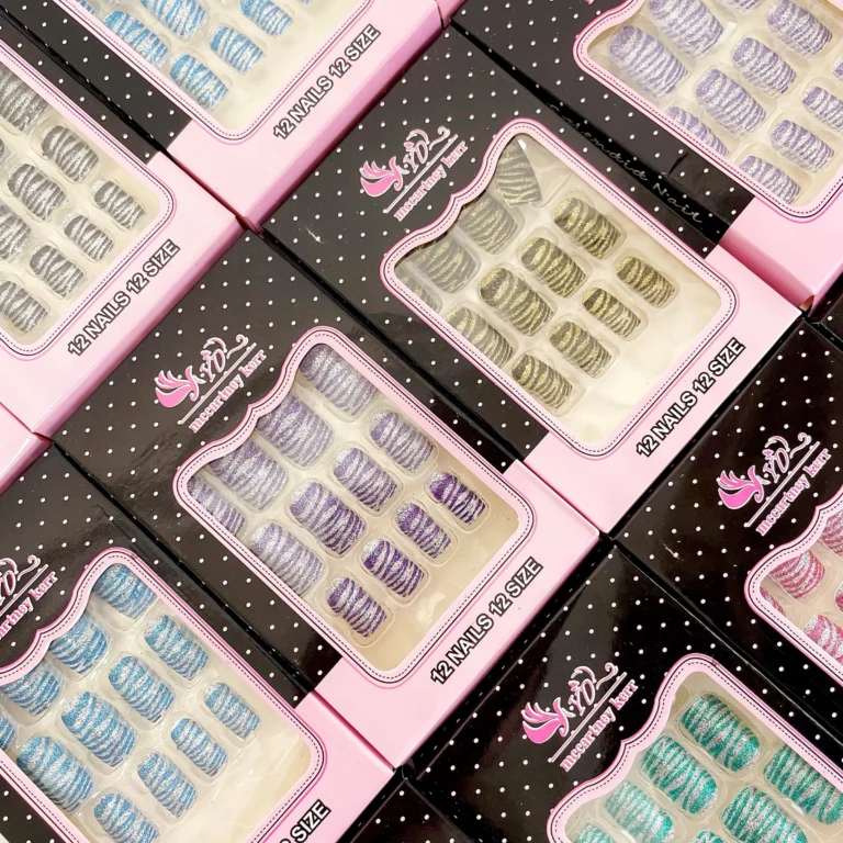 UÑAS POSTIZAS C/ PEGAMENTO RAYADO YD COD.